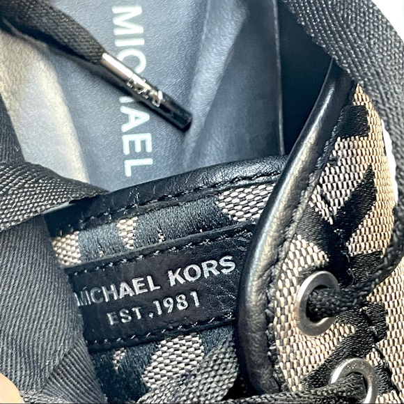 Michael Kors Women’s Lace Up Leather Sneakers Size 6.5M Round Toe - Picture 8 of 15
